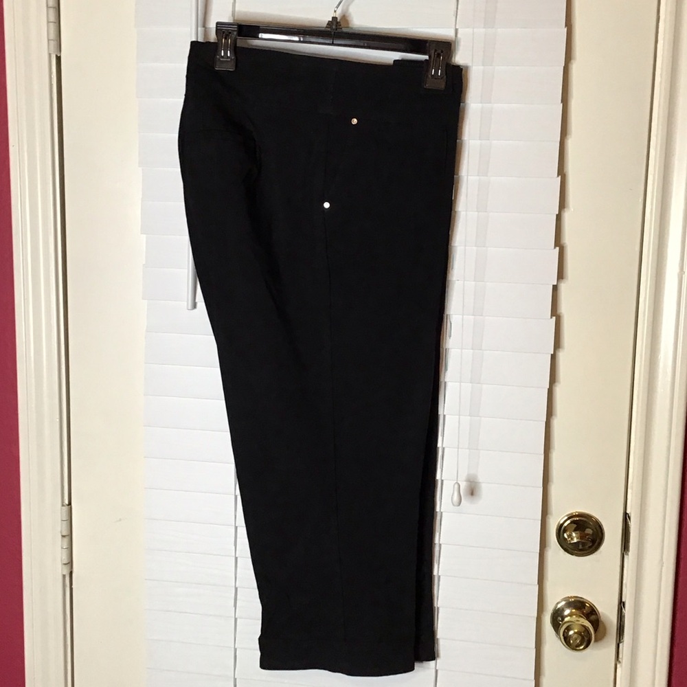 SlimSation by Multiples Women’s Black Capri